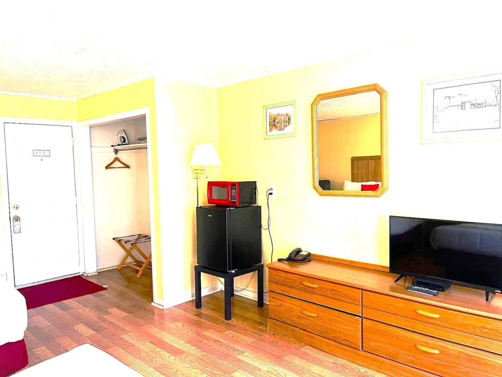 Delhi Buena Vista Inn Motel מראה חיצוני תמונה